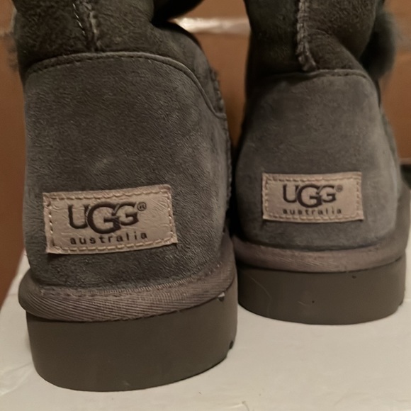NWOT - UGG Boots - Picture 3 of 7
